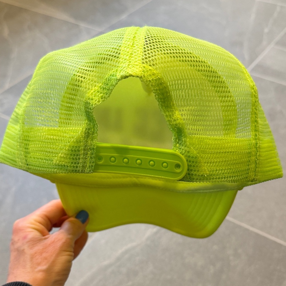 Neon Yellow Trucker Hat with Blue 'I PEE IN POOLS' Graphic-perfect joke hat-NWOT - Picture 2 of 3